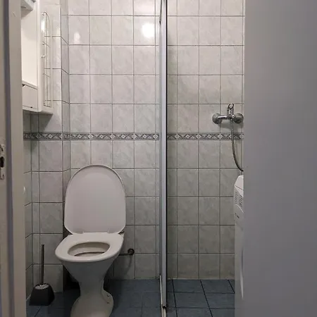 One Bedroom Getaway Near With A/c Apartamento