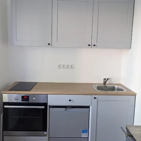Apartamento One Bedroom Getaway Near With A/c